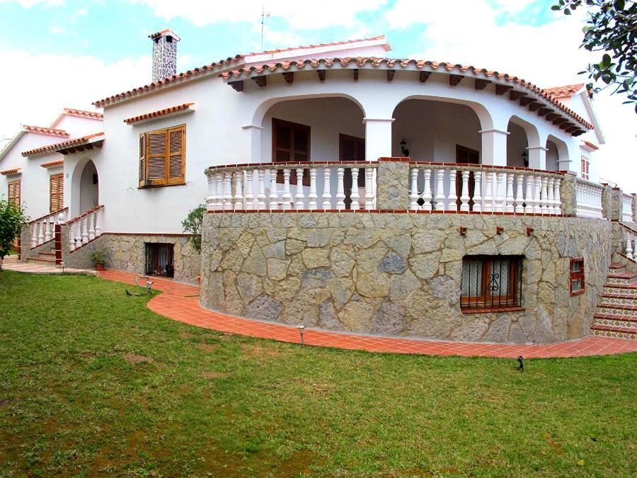 Santa Ana Vila Es Castell  Exterior foto